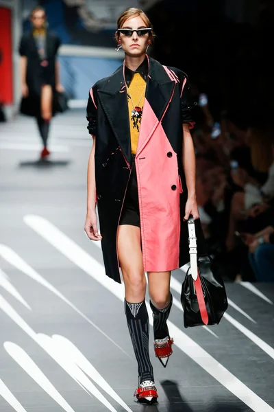 Look 13